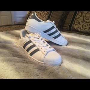 Adidas Superstar - NWOT